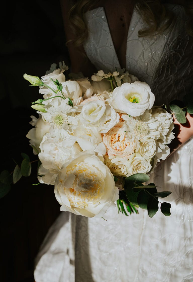 Dettaglio matrimonio in location lacustre