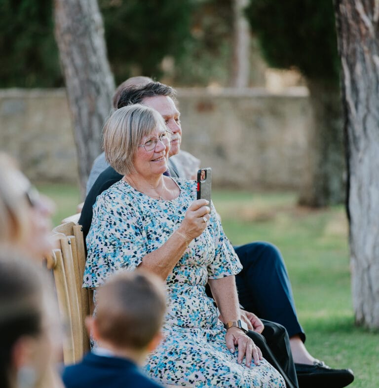 Dettaglio cerimonia matrimoniale con fiori