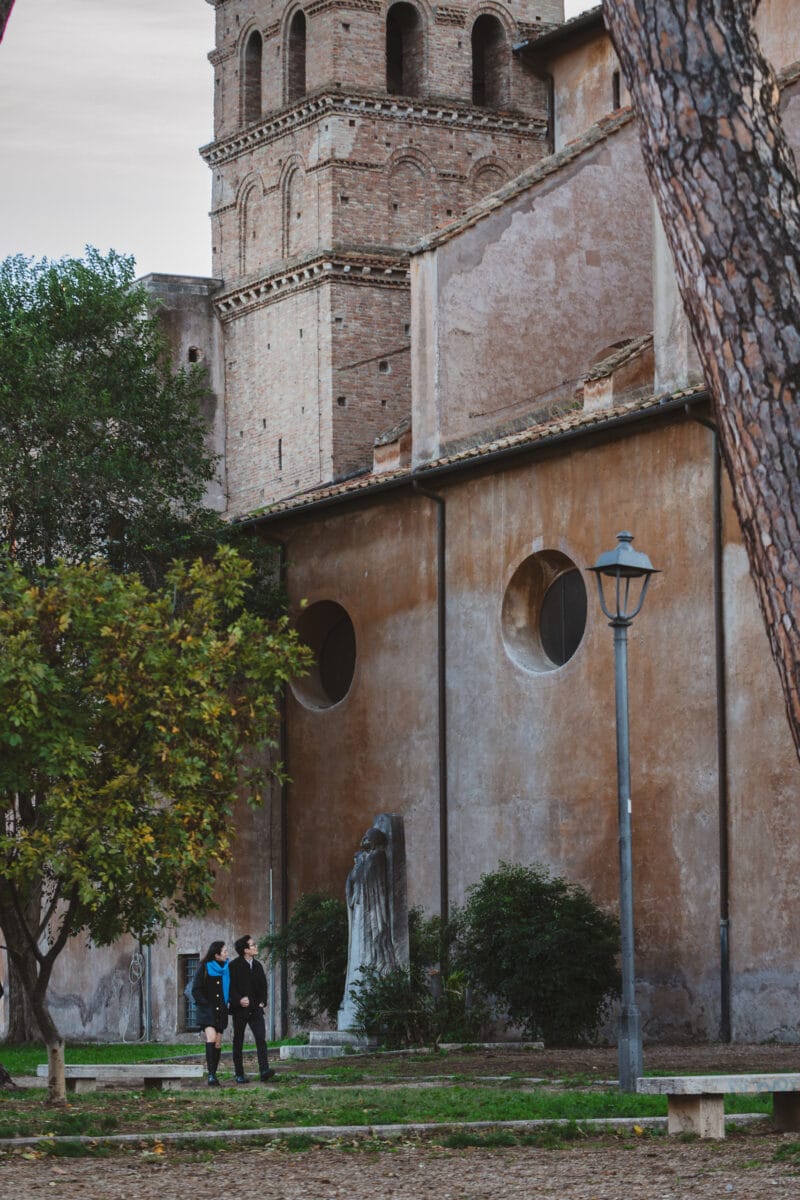 Ritratto di fidanzati con panorama di Roma